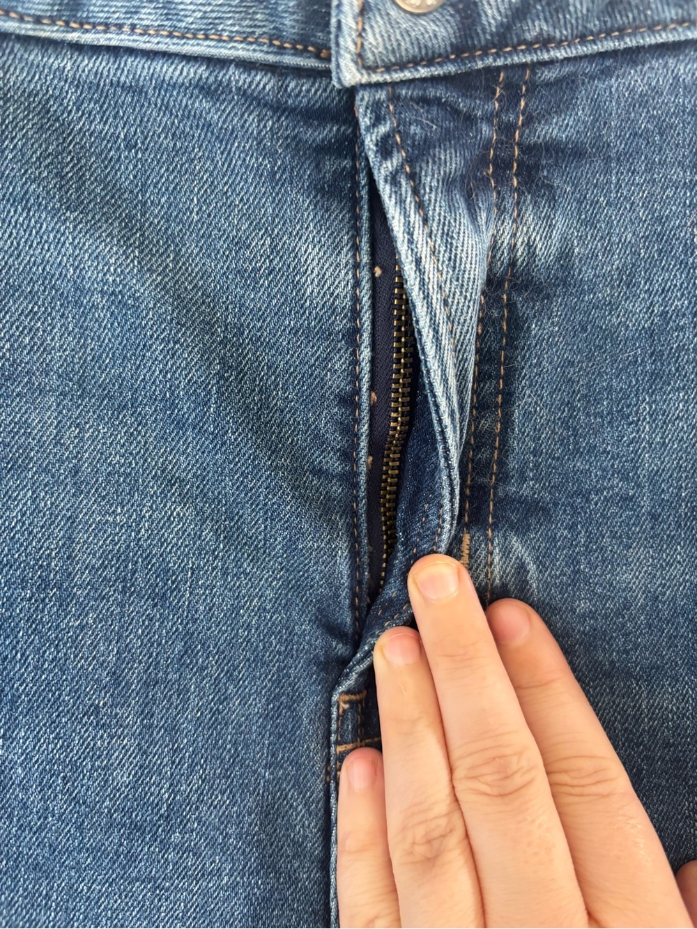 Women’s Old Navy High Rise Curvy O.G. Straight Jeans - Picture 5 of 10